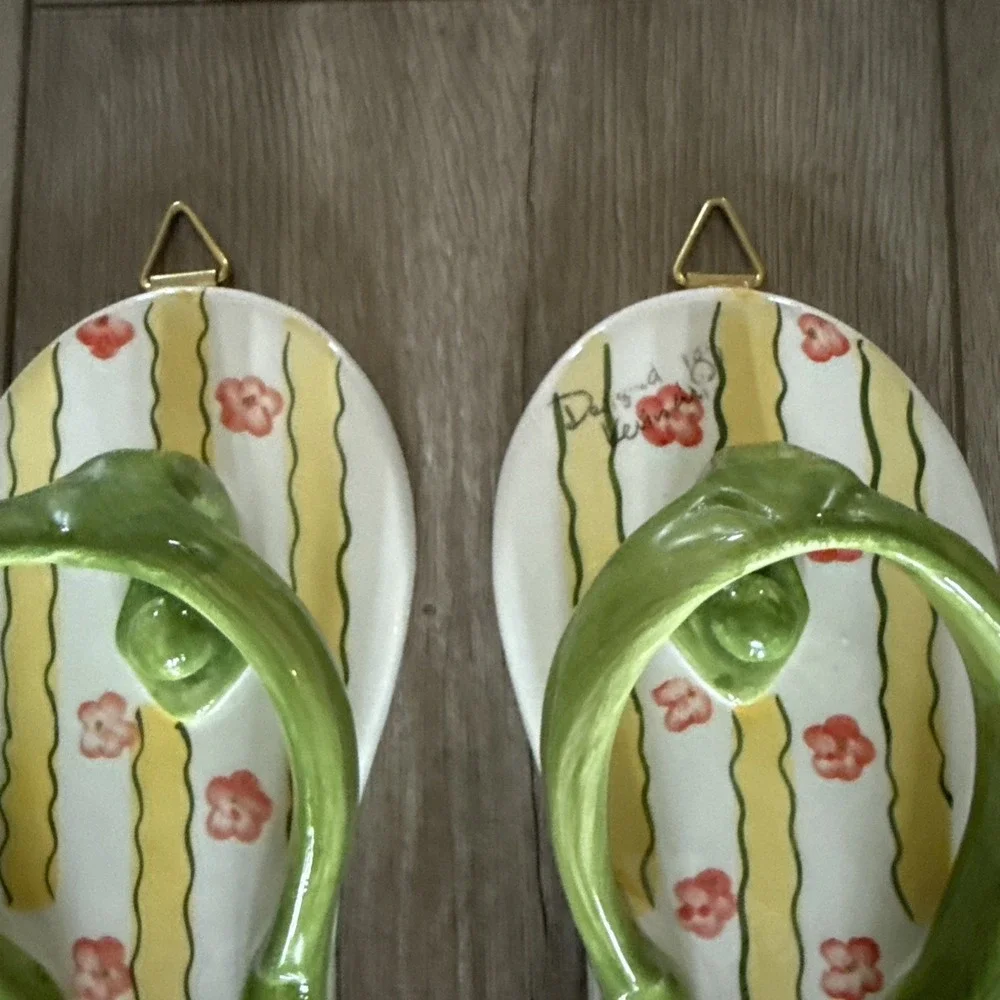 2 Ceramic Sandal Flip Flop Wall Hanging Picture Frame Decor Green Yellow Flowers